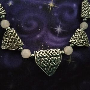 Beady Jewellery Rose Quartz w/ Dragons Tooth beads w/ Celtic knotwork 16 in New